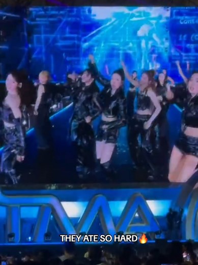 Meovv Hands Up Performance Highlights