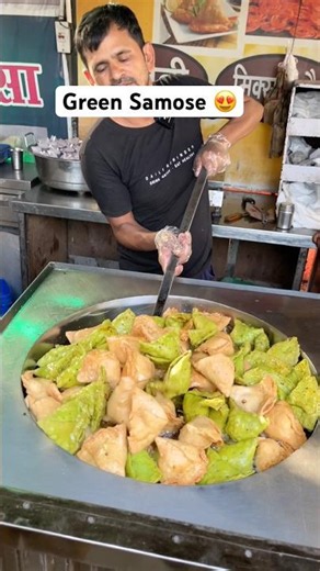 Ambala’s Viral Green Samosa 😍❤️ #shorts #youtubeshorts #ytshorts #foodie