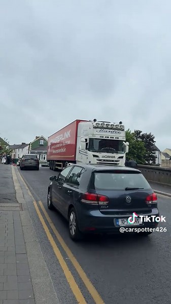 Scania V8 Air Horn Sound Experience