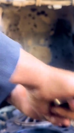 Remove linner engine #mechanic #mechanuclife #overhoulengine #linnerengine #reels | Dunia otomotif