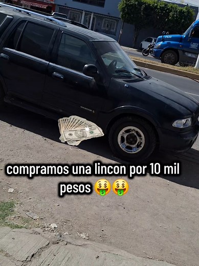 Compra de Lincoln Navigator por 10 mil pesos