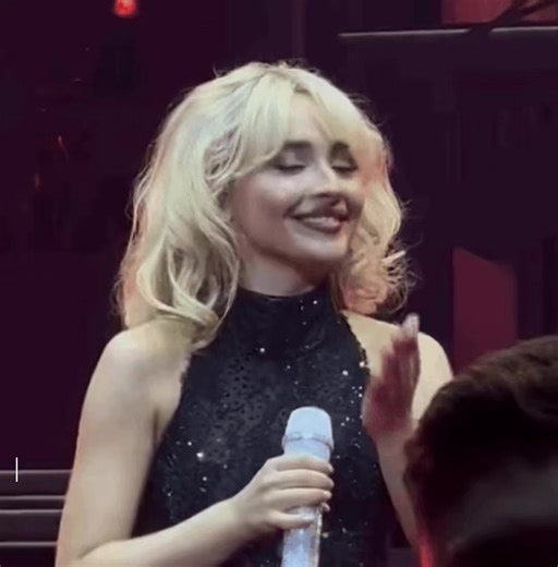 🦋GIF (Blow A Kiss) 🦋