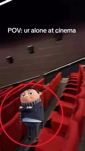 Lester the Moelester on Instagram: "日本利用压电瓷砖将脚步转化为电能。这些瓷砖捕捉来自你脚步的动能。当你行走时，你的重量和动作会对瓷砖产生压力。瓷砖会轻微弯曲，从而产生机械应力。瓷砖内部的压电材料将这种应力转化为电能。每一步都会产生少量电荷，而数百万步结合在一起就能产生足够的电力来驱动 LED 灯、数字显示屏和传感器。在像涩谷车站这样繁忙的地方，每天大约有 240 万个脚步为这一系统作出贡献。这些电能可以被储存或立即使用，从而减少对传统电力来源的依赖，并支持可持续的城市基础设施。这种方法将日常运动转化为实用的可再生能源 #日本 #知识 #事实 #你知道吗 #推荐 #科技 #创新 #历史 #技术 #实验 #热门"