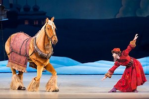 #TheNutcrackerNBC features a menagerie of animals, including Uncle Nikolai’s fantastic dancing horse. Want to know how it comes to life? >> http://bit.ly/2vllT5j | The National Ballet of Canada