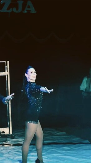 🔥HOT ILLUSION act #illusionist #magician #magic show #