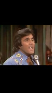 Hee Haw 1979... Can you name this singer? | Travis Chumley