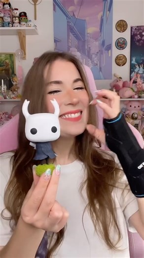 Kiwi 🥝 TikTok 3M+ ✨ on Instagram: "DIY Hollow Knight Funko POP! 😍 #hollowknight #funkopop #diyfunkopop #hollowknightsilksong #gaming"