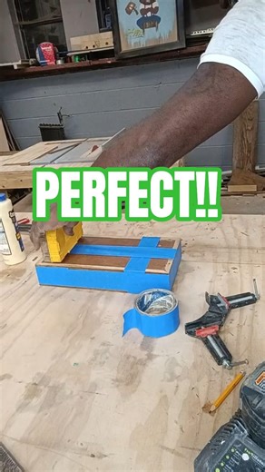 How to use corner clamps from an expert! #wesdoesit #box building #woodworker #diy