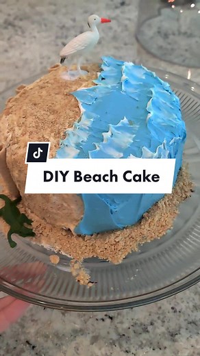 Easy DIY Beach Cake: Birthday Cake Ideas