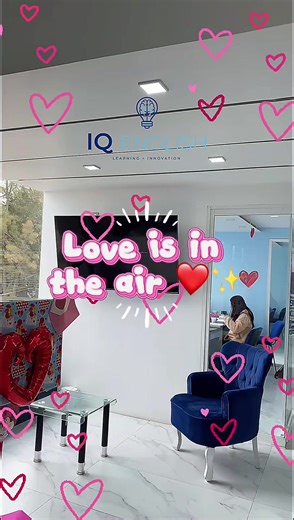 Love is in the air... and in every word we learn! ❤️✨ En IQ English, sabemos que el inglés no solo une fronteras, sino también corazones. Por eso, este mes de febrero queremos que las palabras vuelen y lleguen a esa persona especial dentro de nuestra comunidad. ¿Tienes un mensaje de agradecimiento para tu teacher? ¿Quieres enviarle una nota de motivación a tu partner de clase? ¡Es el momento! ✍️📩 ¿Cómo participar? 1. Pasa por nuestro IQ Mailbox en la recepción. 2. Escribe tu mensaje. 3. Coloca 