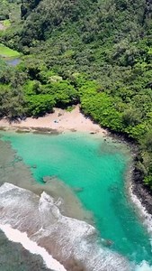 29K views · 939 reactions | Adventure awaits along the iconic Napali Coast!  Napali Coast : https://bit.ly/BlueDolphinCharters Follow Aloha Stoked Follow Hawaiian Islands Follow Live in Hawaii @kauaikevin #TropicalParadise #CoastalBeauty #AdventureAwaits #HawaiiIslands #AlohaSpirit #ScenicViews #TravelPhotography #IslandLife | Aloha Stoked | Facebook