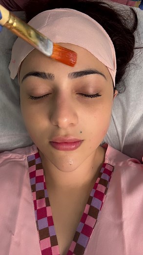 HIFU facial treatment offers advanced skin rejuvenation without needles, downtime, or surgery making it one of the most preferred choice for those seeking a refined, natural lift. Non-Invasive and Painless High-intensity focused ultrasound targets deep layers of the skin to stimulate collagen, offering firming and lifting without any damage to the surface. Visible Skin Tightening Clients often notice improved skin elasticity, jawline definition, and smoother contours after just one HIFU treatmen