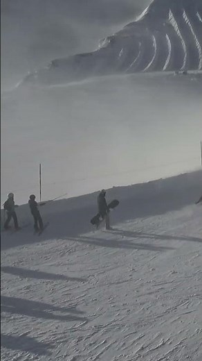 Webcam Saas-Fee - Windiges Skivergnügen! 😁⛷️ #mountains #alps #switzerland #travel #snow #skiing