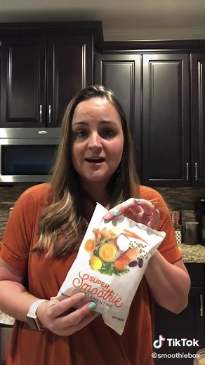 Super quick & easy.🍊 #smoothiebox #smoothierecipe #tutorial #smoothiesoftiktok #morningboost #morningroutine #kickitupanotch #fy #orangesmoothie