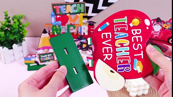 Menkxi 6 Pcs Teacher Appreciation Table Decorations Thank You Teachers Table Centerpieces Best Teachers Wooden Tabletop Sign for End of Year Graduation Home School Classroom Desk Party Decor Supplies