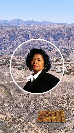 🏡 Katherine Jackson’s $14.3M Calabasas Estate! ✨ Michael Jackson’s mother resides in this 11,987 sq. ft. mansion with 5 beds and 10 baths, offering luxury and privacy! 💎🏠 #KatherineJackson #JacksonFamily #LuxuryHomes #architecture #realestate #luxury #homedesign #interior #homesweethome #luxuryhomes #fypシ | House Of Celebs