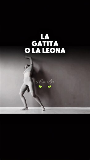 ¿GATITA O LEONA? 🐈‍⬛🦁🎶🎶🎶 Nuevo tema - Letra completa - Si os gusta la subo a Spotif…. NOTA DE AUTOR 🤍 Es una canción sobre una mujer que no cabe en una sola versión de sí misma. A veces acaricia la escena. Otras, la domina. Y lo interesante no está en elegir entre ambas… sino en no saber nunca cuál va a aparecer. Habla de esa dualidad. De no tener que escoger entre ternura y carácter. Quizá la magia esté precisamente ahí: en saber acariciar como una gata… y rugir, cuando toca, como una leo