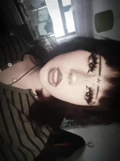 🎹🎤🎼 (@hdollyx3)’s videos with original sound - Shits crazy