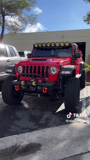 Recently finished Jeep Gladiator build featuring our Recon Coilover Kit, Summit Series Bumpers and XPLOR Bed Rack. #rebeloffroad #xplorrack #summitseries #bumpers #armor #offroad #xplorbedrack #reconkit #coilovers