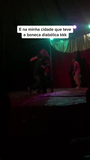 A Saga da Boneca Diabólica no Circo: Emoções à Vista