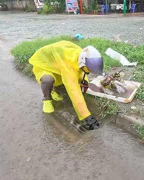 Street Drain Packed Solid Until This Cleanup Happened #flooding #satisfying #flood #rain