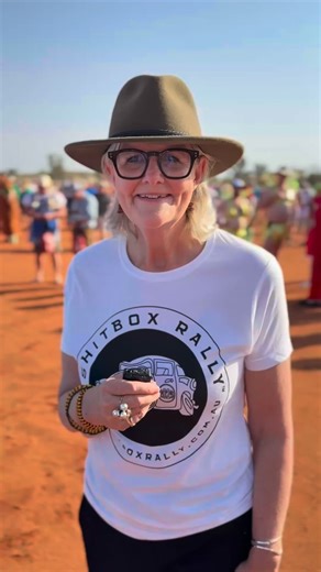 While visiting Uluṟu, the Governor-General crossed paths with the @shitboxrally. 🚗 In fifteen years, @shitboxrally has raised over $60 million dollars for vital cancer research — a staggering effort that the Governor-General wanted to thank them for on behalf of all Australians. She spoke with @shitboxrally Founder James Freeman OAM and spent time chatting with some of the hundreds of participants before they hit the road for day two of their wonderfully unique journey. | Governor-General of Au