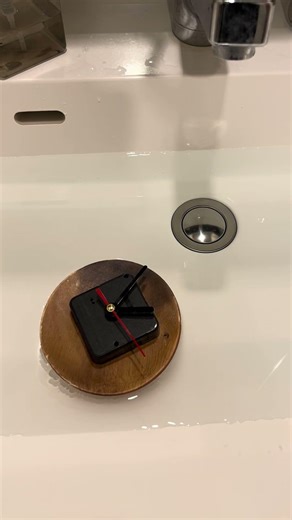 Floating Clock Machine. 🕙🏝浮時計マシンをつくりました。