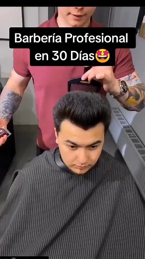 734K views · 10K reactions | ¿Estás buscando iniciar en el mundo de la barbería pero no sabes por dónde empezar? ¿O ya realizaste cortes de cabello pero no te quedan bien? ✨Con nuestro método aprenderás técnicas para convertirte en un experto en Barbería. Academia de Barbería 100% ONLINE. ¡Inscripciones Abiertas! #viral #barberlove #fade #barber #barbershop #barberia #fyp #viralreels #degradado | luxury barber academy | Facebook