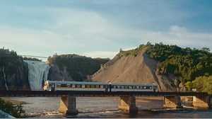Profitez de l'été pour vous faire bercer à bord du Train de Charlevoix; un incontournable pour voir les plus beaux paysages de Charlevoix. Visitez le nouveau site web: www.traindecharlevoix.com #traindecharlevoix #quebecregion #moncharlevoix #quebecoriginal | Le Massif de Charlevoix