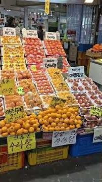 Inside Jeju’s Famous Dongmun Market! 🇰🇷🍊🦐 #shortsvideo #shorts