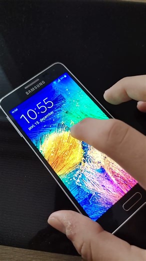 Galaxy Alpha Lock Screen Showing