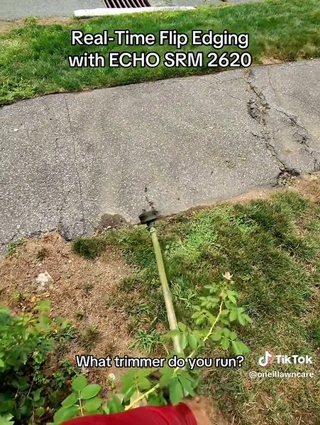 Real-Time Flip Edging with ECHO SRM 2620
