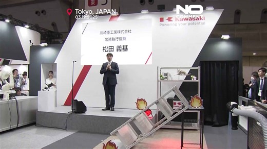 Presentan robots con IA en la feria comercial de Tokio