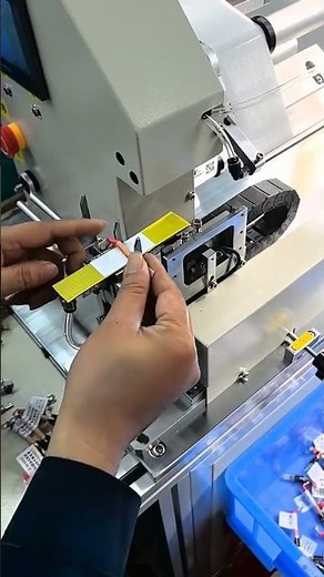 Wire folding label machine is a automated labeling device designed#labelingmachine #labeler