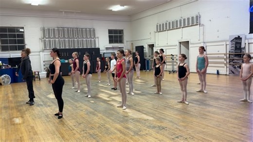 🖤🩰 Our 𝐓𝐚𝐩 & 𝐁𝐚𝐥𝐥𝐞𝐭 𝐇𝐨𝐥𝐢𝐝𝐚𝐲 𝐰𝐨𝐫𝐤𝐬𝐡𝐨𝐩 is in full swing & the dancers are having so much 🅕🅤🅝! Here is a little peak of what they are working on! 🌟🎄Have a great weekend dancers! 🤩 🧶🎅🏼Tomorrow they end the weekend with a Tap History Trivia Game, Christmas themed baked goods bake-off, & Ugly Christmas Sweater contest! ♥️🍪 ✨We are so thankful to have Jumaane Taylor, Sarah Savelli & Elizabeth Parkinson here teaching! 🤗 | The Dynamic Dance & Tumbling Academy