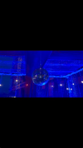 Paradox.of_Symphony on Instagram: "Core school memory🎄🧚🏻‍♀️ . . . . . . . . . . . . . . . . . . . [convent, christmas, school memories, conventies]"