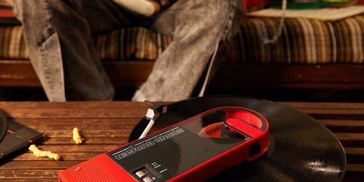 Sound Burger portable record player returns from the ’80s with Bluetooth, USB-C