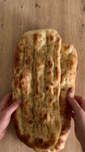 Descubre el Naan Barbarí: Pan Persa Tradicional