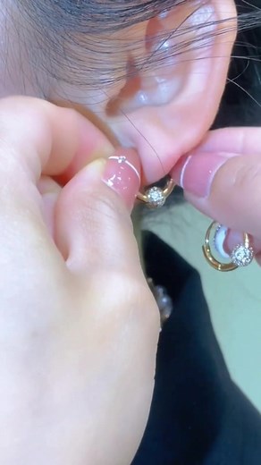 #antingtitaniumantikarat #antingwanita #titaniumjewelry