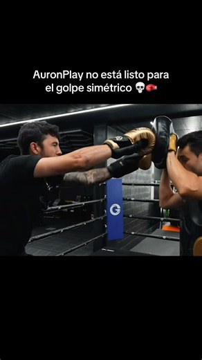AuronPlay is not ready for the symmetrical punch 💀🥊 #Willyrex #LaVeladaDelAño7 #AuronPlay