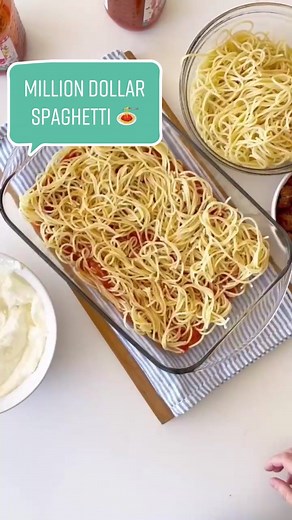 Have you heard of Million Dollar Spaghetti?! #homecook #easydinner #easydinnerideas #spaghetti #dinnerideas
