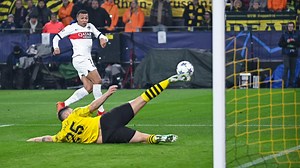 Borussia Dortmund - Trainer Edin Terzic huldigt Niklas Süle: "Eine Weltklasse-Grätsche"