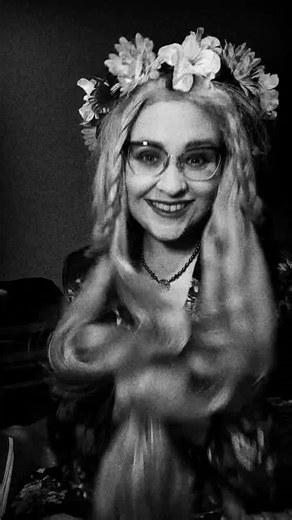 Ophelia Frump Addams Family Cosplay