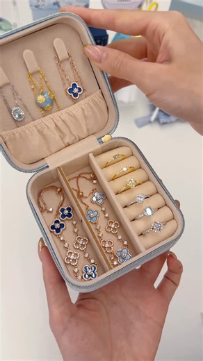 Abb Jewelry on Instagram: "💙Blue Jewelry Organization✨Aesthetic Jewelry Case |Abb Jewelryl #shorts #asmrjewelry#asmrpacking #jewelrypackaging #packingorders"