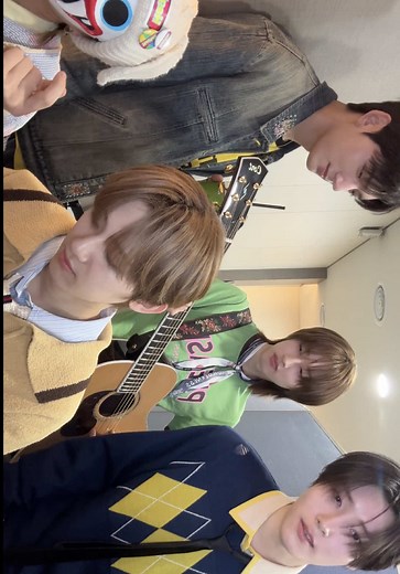 NINETEEN (Acoustic ver.) 🎶 #hrtzwav #하츠웨이브 #TheFirstWave #NINETEEN