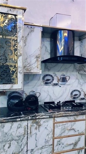 White Kitchen Design: Traditional Kitchen Design | I-Zay Home #kitchendesign