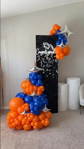 Learn how to create this graduation balloon backdrop! 🎓