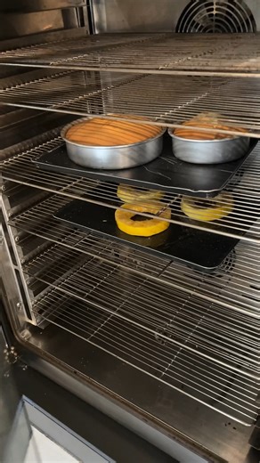 Spaghetti Squash Pizza! Pizza night, veggie style 🍕🎃 | Chefclub Network