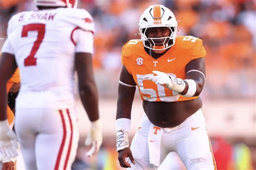 Tennessee Football Center Enters Transfer Portal on Sunday Night | Rocky Top Insider