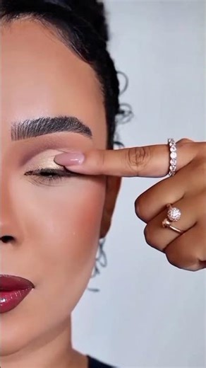 Easy Spoon Eye makeup tutorial#makeup #makeuptutorial #voiceover #shorts #youtubeshorts #fyp